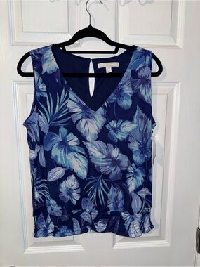 Petite large Sleeveless Navy Blue Floral V-Neck Camisole